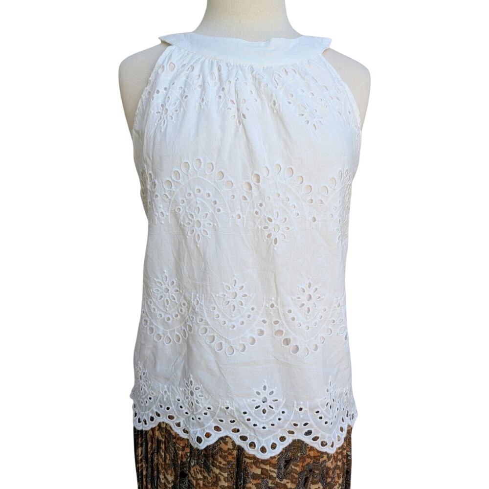 Adiva feminine white cotton eyelet top with scalloped hem. Sz M.